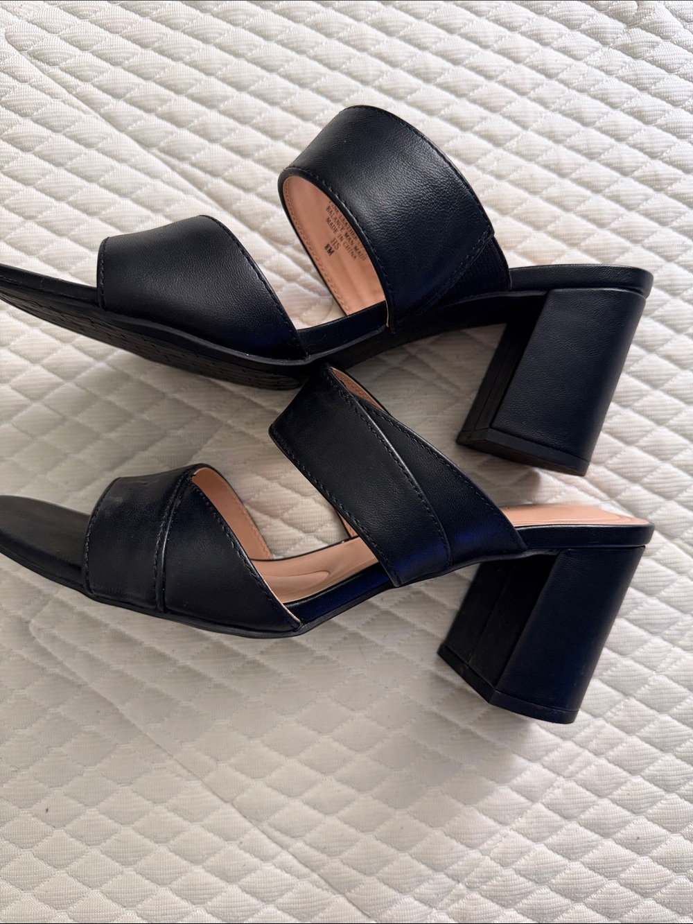 Adrienne Vittadini Avah Black Double-Strap Sandal - Picture 4 of 6